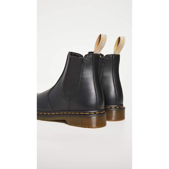 DR. MARTENS MEN\'S 2976 FELIX RUB OFF CHELSEA BOOT, BLACK, 5 MEN/6 WOMEN US main image 6